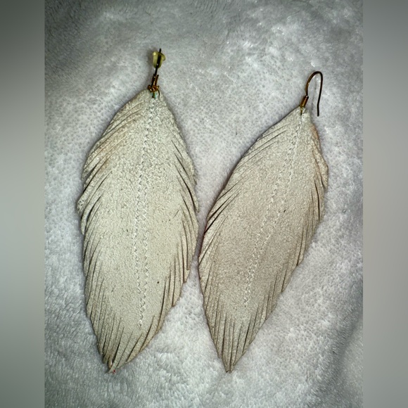 Patriotic Feather Earrings with Gold Chains - Picture 3 of 3